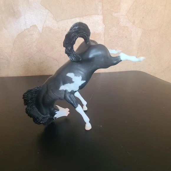 Breyer 2004 750104 Tornado Blue Roan Pinto Bucking America's Wild Mustangs Horse - Picture 1 of 12